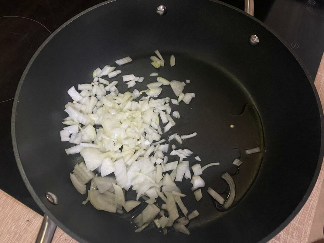 cibula v panvici