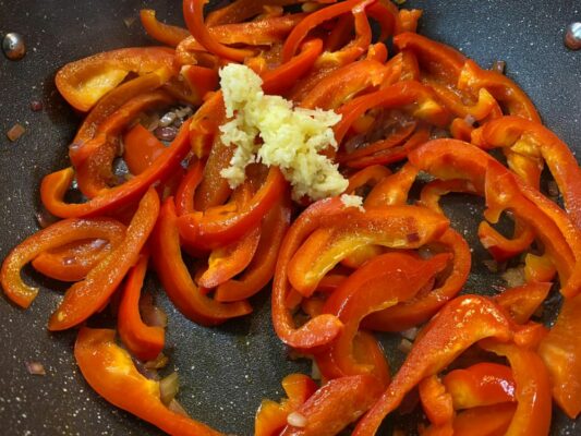 paprika a zazvor v panvici