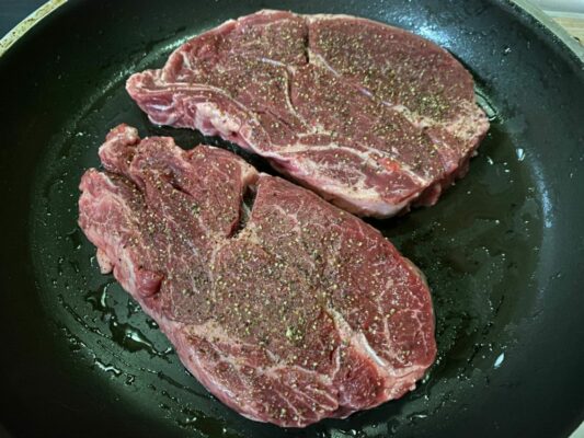 steak na panvici