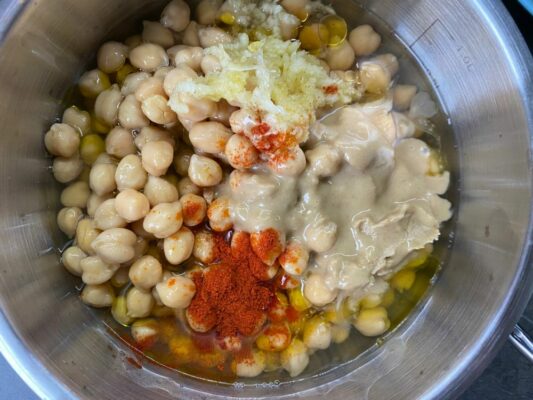 suroviny na hummus