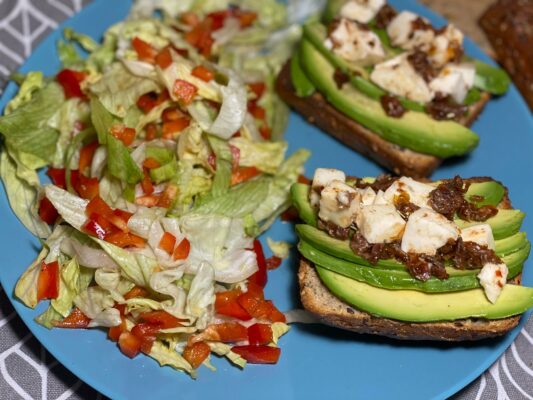 avokadovy toast