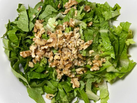 salat s orechami