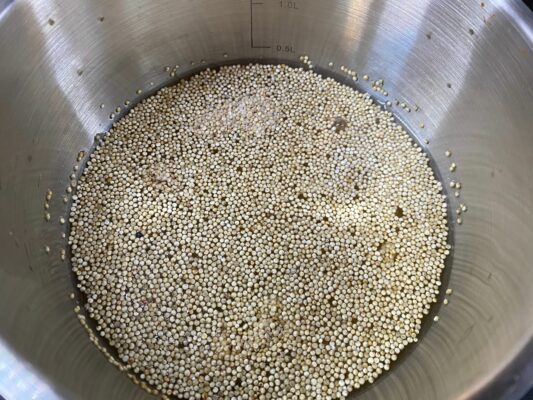 quinoa v hrnci