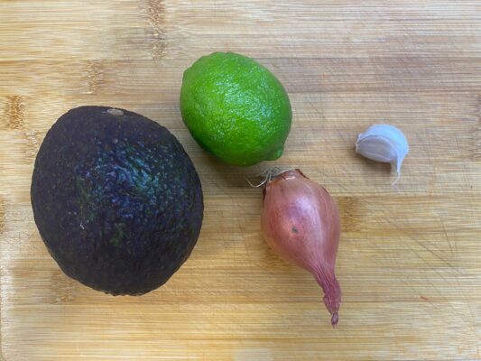 suroviny na guacamole