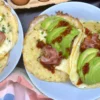 Raňajkové tacos s opečenou slaninou, avokádom a chilli pastou