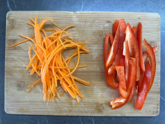 nakrajana mrkva a paprika