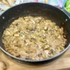 Hubová fritatta na ázijský spôsob s uhorkovo-avokádovým šalátom