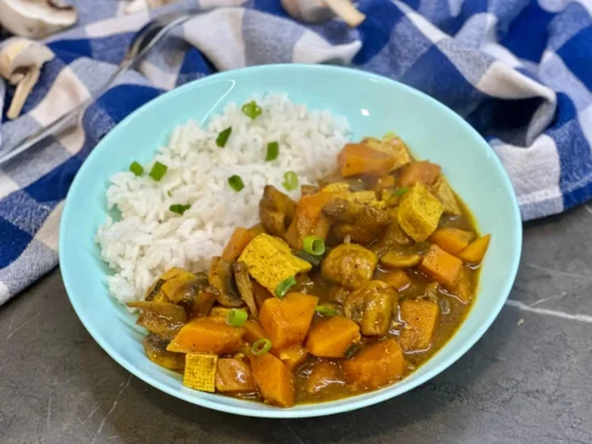 Japonské kari s tofu, tekvicou a šampiňónmi